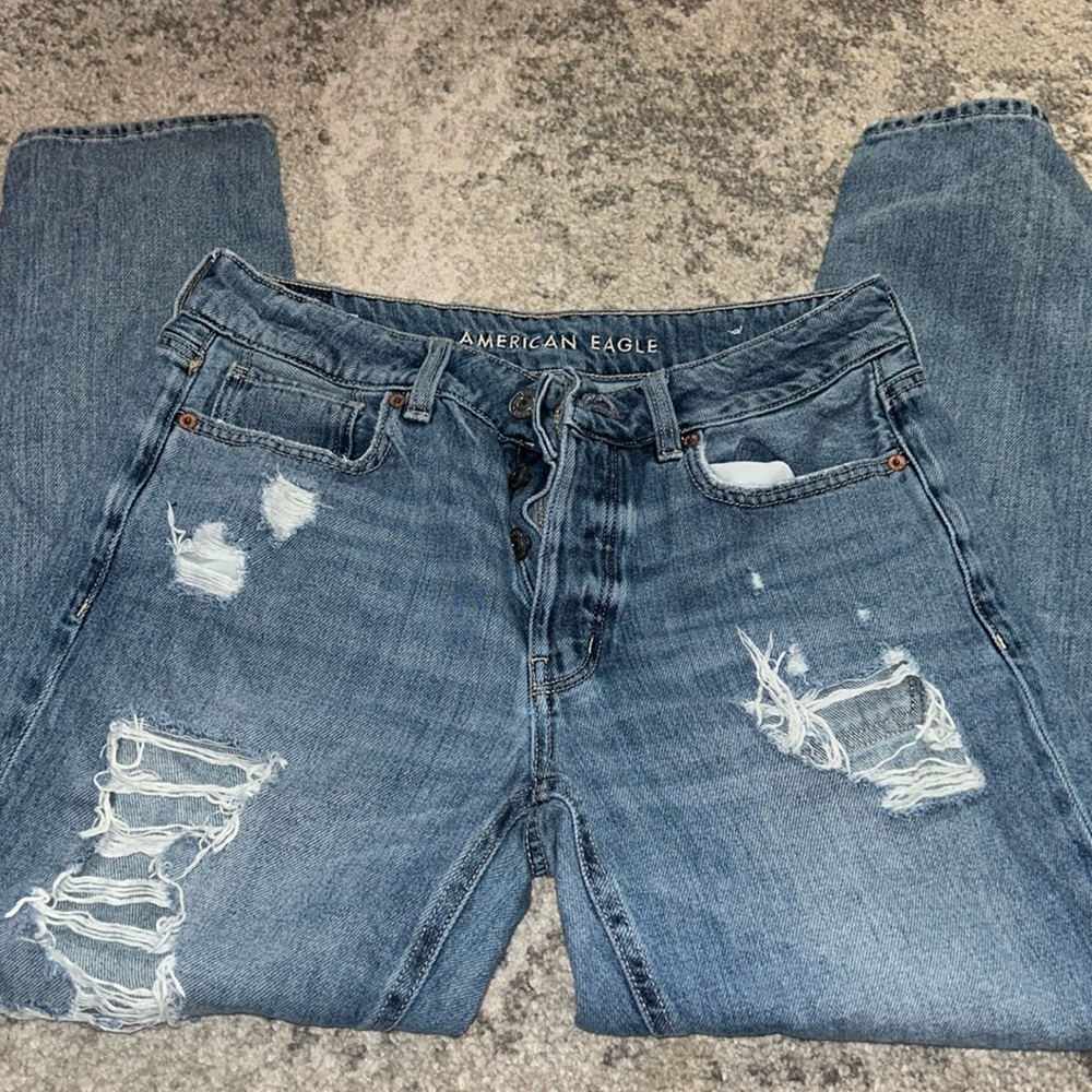 American Eagle mom jeans